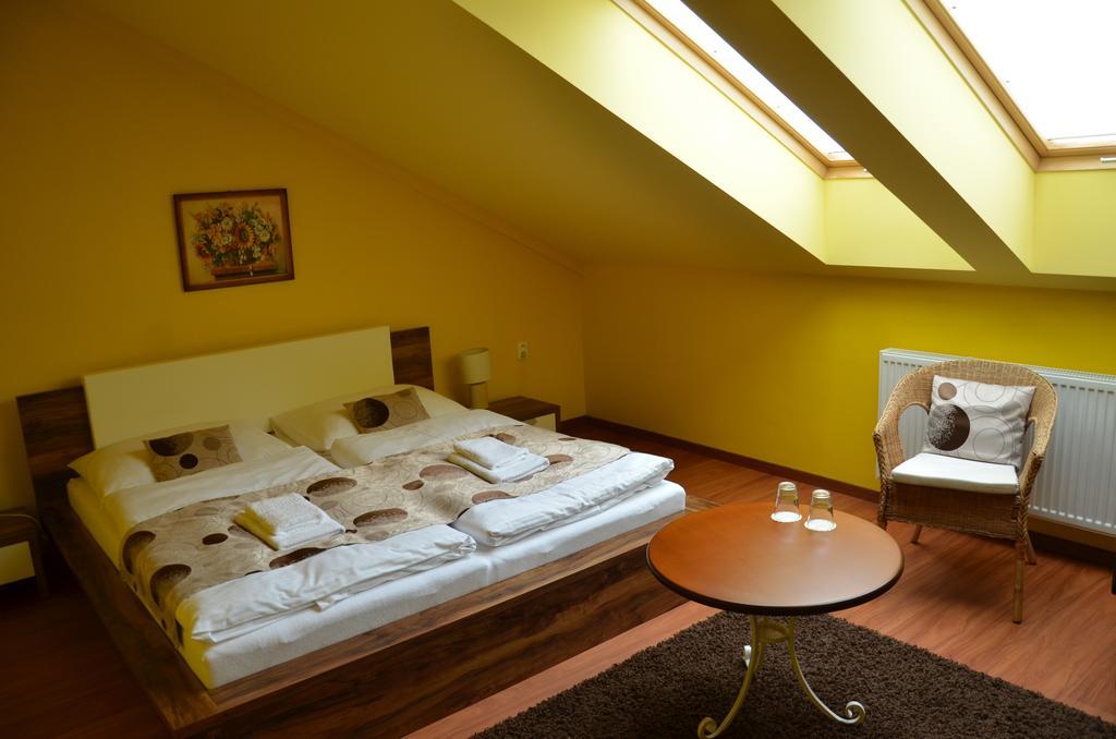 Penzion Bokros Hotel Patince Exterior photo